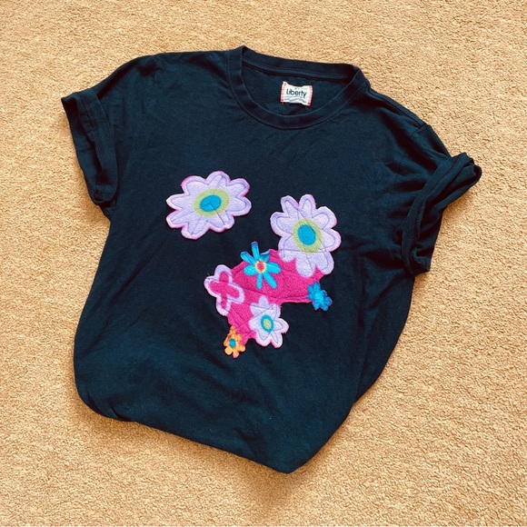 Organic cotton Upcycled fleecy flower power t-shirt - Picture 3 of 9